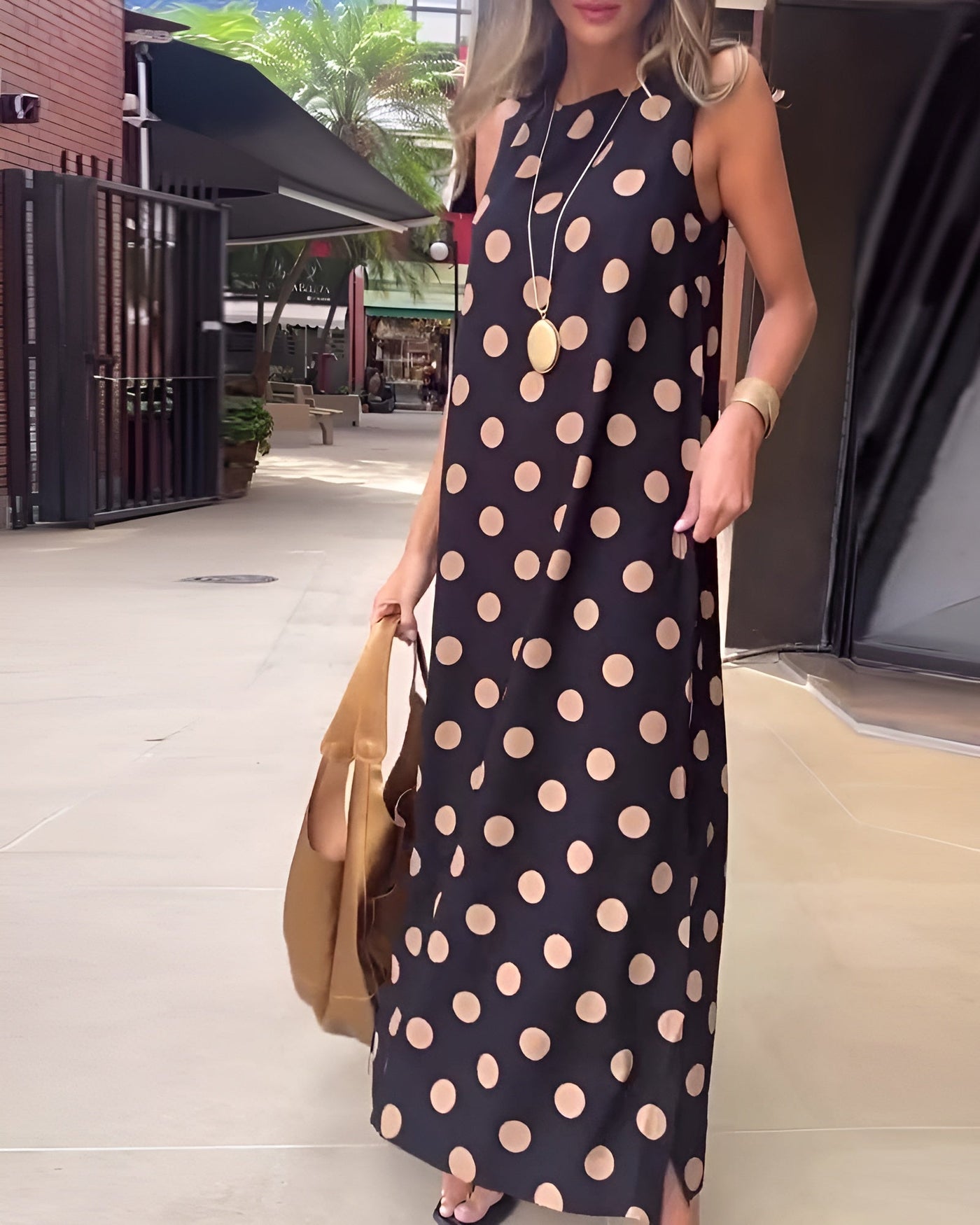 Roxane | Maxi dress with slit and polka dots